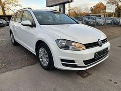 Weiß Gebraucht 2015 VW Golf VII Trendline Kombi | 8.890 € (Guter Preis)