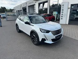 Weiß Gebraucht 2021 Peugeot e-2008 GTi SUV | 16.900 € (Guter Preis)