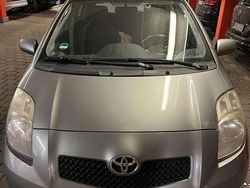 Grau Gebraucht 2008 Toyota Yaris Kleinwagen | 3.900 € (Fairer Preis)
