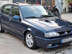 Blau Gebraucht 1994 Renault 19 Limousine | 7.000 €