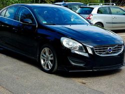 Schwarz Gebraucht 2012 Volvo S60 Momentum Limousine | 9.300 € (Etwas zu teuer)