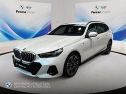 Mineralweiss Gebraucht 2024 BMW 520 M Sport Kombi | 49.990 € (Superpreis)