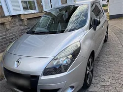 Silber Gebraucht 2011 Renault Scénic III Van / Kleinbus | 7.300 €