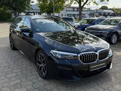 Schwarz Gebraucht 2021 BMW 520 M Sport Limousine | 27.799 € (Fairer Preis)