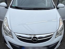 Weiß Gebraucht 2011 Opel Corsa Kleinwagen | 3.800 €