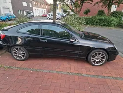 Schwarz Gebraucht 2002 Mercedes C200 Coupé | 1.999 €