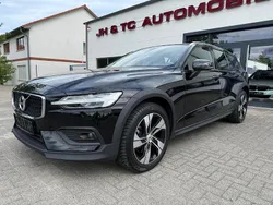 Schwarz Gebraucht 2021 Volvo V60 CC Pro Kombi | 32.999 € (Guter Preis)