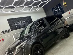 Grau Gebraucht 2022 Mercedes V300 Edition Van / Kleinbus | 59.900 € (Teuer)