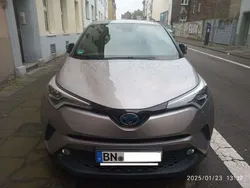Grau Gebraucht 2019 Toyota C-HR Team SUV | 19.900 € (Fairer Preis)