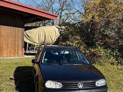 Schwarz Gebraucht 2002 VW Golf IV Kombi | 1.750 € (Etwas zu teuer)