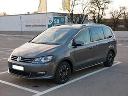 Grau Gebraucht 2018 VW Sharan Join Van / Kleinbus | 26.000 € (Fairer Preis)