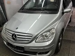 Grau Gebraucht 2006 Mercedes B200 Van / Kleinbus | 2.549 € (Superpreis)