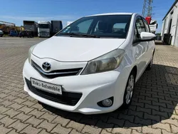 Weiß Gebraucht 2013 Toyota Yaris Limousine | 4.890 € (Fairer Preis)