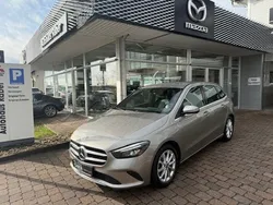 Grau Gebraucht 2019 Mercedes B200 Progressive Van / Kleinbus | 23.990 € (Fairer Preis)