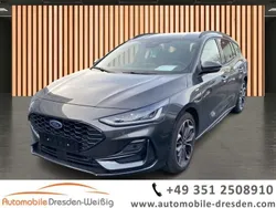 Grau Gebraucht 2022 Ford Focus ST-Line Kombi | 18.980 € (Guter Preis)