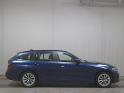 Blau Gebraucht 2021 BMW 320e Sport Line Kombi | 17.980 € (Guter Preis)