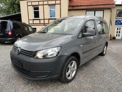 Grau Gebraucht 2012 VW Caddy Maxi Trendline Van / Kleinbus | 14.995 €