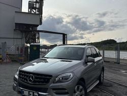 Grau Gebraucht 2014 Mercedes 250 SUV | 17.500 €