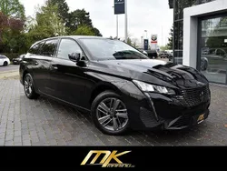 Perla nera schwarz (metallic) Gebraucht 2024 Peugeot 308 Allure Kombi | 19.990 € (Superpreis)