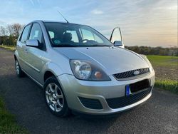 Silber Gebraucht 2008 Ford Fiesta Limousine | 3.350 €