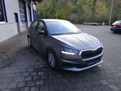 Graphite grau metallic Gebraucht 2023 Skoda Fabia Ambition Limousine | 21.990 € (Fairer Preis)