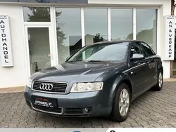 Grau Gebraucht 2001 Audi A4 Limousine | 1.180 € (Superpreis)