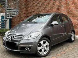 Grau Gebraucht 2011 Mercedes A200 Avantgarde Limousine | 7.990 € (Fairer Preis)