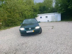 Grün Gebraucht 1999 VW Bora Limousine | 1.400 € (Teuer)