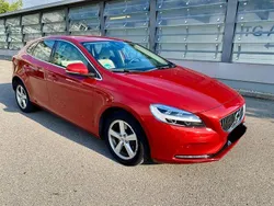 Rot Gebraucht 2018 Volvo V40 Inscription Kombi | 17.800 € (Fairer Preis)
