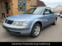 Blau Gebraucht 1998 VW Passat Limousine | 1.899 €