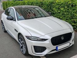 Weiß Gebraucht 2023 Jaguar XE Limousine | 45.000 €