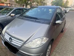 Grau Gebraucht 2007 Mercedes A180 Classic Van / Kleinbus | 3.500 € (Fairer Preis)