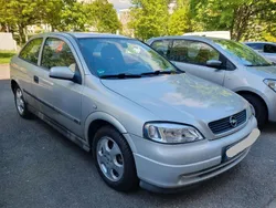 Silber Gebraucht 2000 Opel Astra Comfort Limousine | 999 € (Guter Preis)