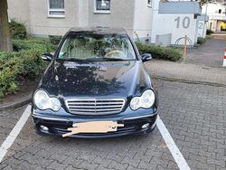 Blau Gebraucht 2004 Mercedes C180 Limousine | 3.800 € (Etwas zu teuer)