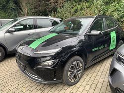 Schwarz phantom black / mic Gebraucht 2023 Hyundai Kona Select SUV | 18.500 € (Superpreis)