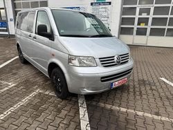 Silber Gebraucht 2006 VW Caravelle Van / Kleinbus | 4.500 €