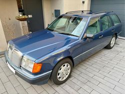 Blau Gebraucht 1992 Mercedes E230 Kombi | 6.950 €