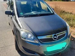 Grau Gebraucht 2009 Opel Zafira Edition Van / Kleinbus | 3.500 € (Fairer Preis)