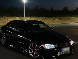 Schwarz Gebraucht 1999 Lexus IS200 Limousine | 9.400 €