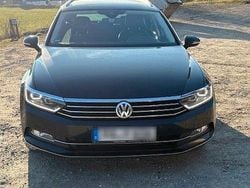 Schwarz Gebraucht 2015 VW Passat Highline Kombi | 10.900 € (Guter Preis)