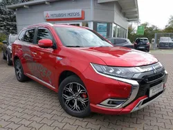 Rot Gebraucht 2020 Mitsubishi Outlander P-HEV Plus SUV | 26.290 € (Fairer Preis)