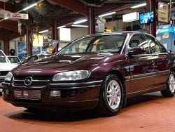 Rot Gebraucht 1995 Opel Omega Limousine | 8.990 €