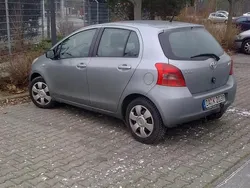 Grau metallic Gebraucht 2008 Toyota Yaris Limousine | 8.450 €