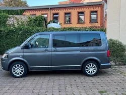 Grau Gebraucht 2010 VW Multivan Van / Kleinbus | 23.900 €