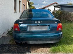 Grün Gebraucht 1996 Audi A4 Limousine | 2.900 € (Teuer)