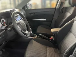 Farbe: weiss Neu 2025 Suzuki Vitara Comfort SUV | 23.688 € (Fairer Preis)