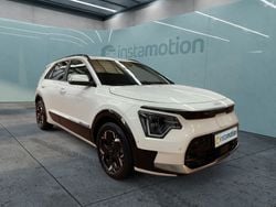 Weiß Gebraucht 2024 Kia e-Niro Inspiration SUV | 33.751 € (Teuer)