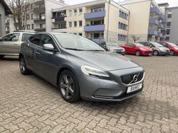 Grau Gebraucht 2018 Volvo V40 Inscription Kombi | 9.999 € (Fairer Preis)