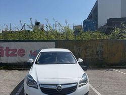 Weiß Gebraucht 2015 Opel Insignia Edition Limousine | 6.400 € (Fairer Preis)