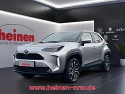 Silber Gebraucht 2023 Toyota Yaris Hybrid SUV | 23.899 € (Guter Preis)